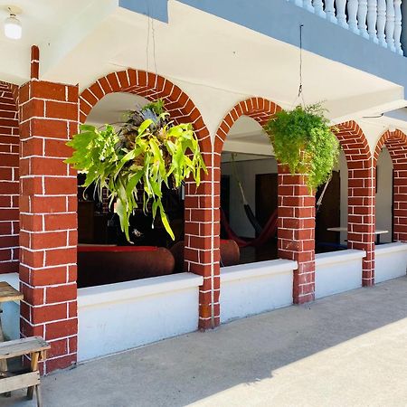לה ליברטאד La Casona Sv Hostal מראה חיצוני תמונה