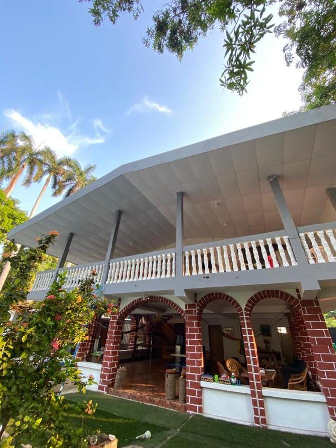 לה ליברטאד La Casona Sv Hostal מראה חיצוני תמונה