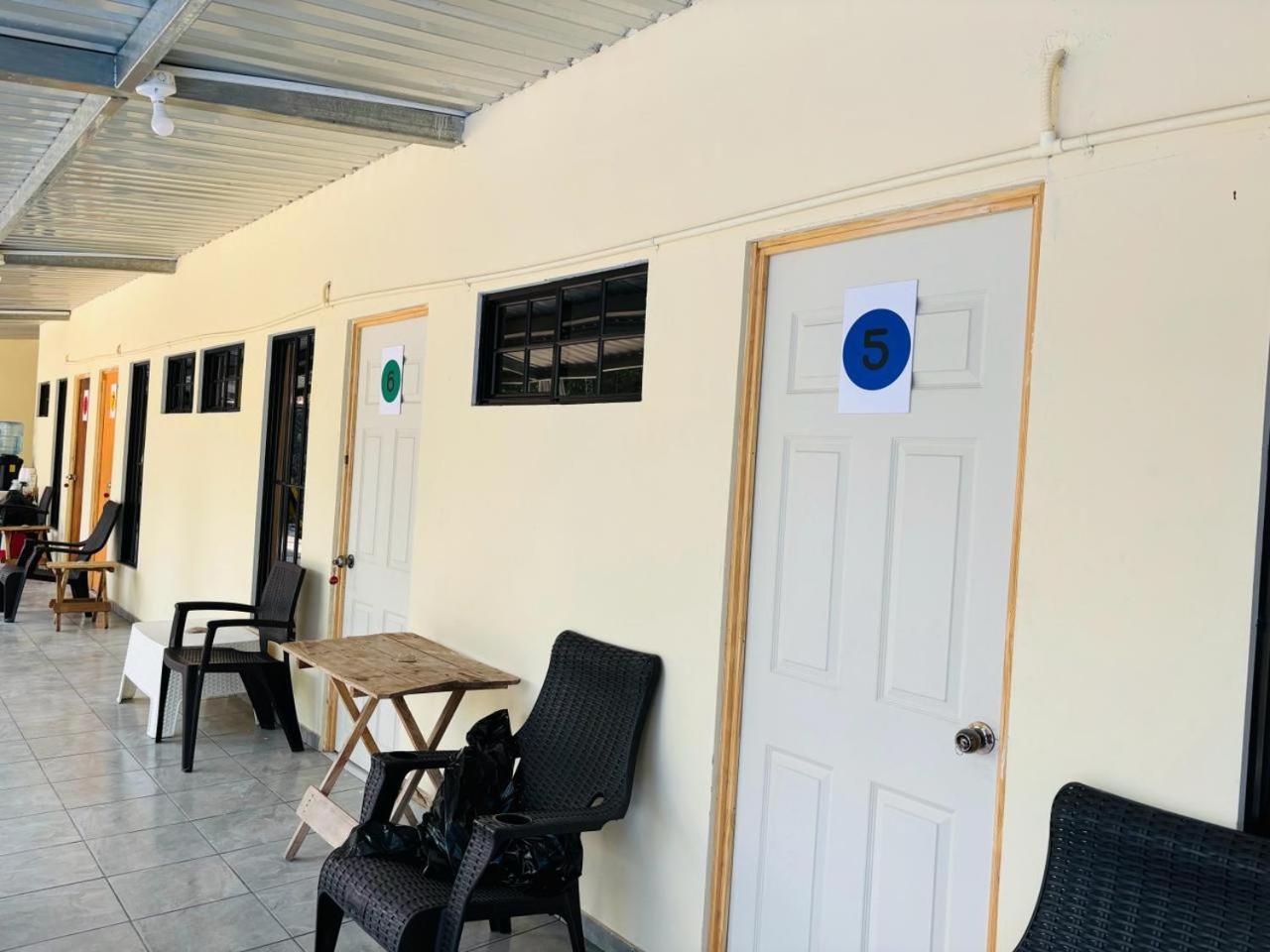 לה ליברטאד La Casona Sv Hostal מראה חיצוני תמונה