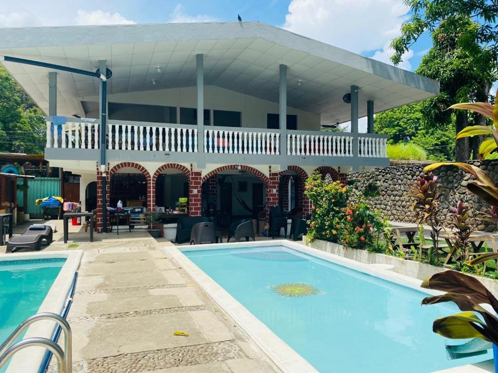 לה ליברטאד La Casona Sv Hostal מראה חיצוני תמונה