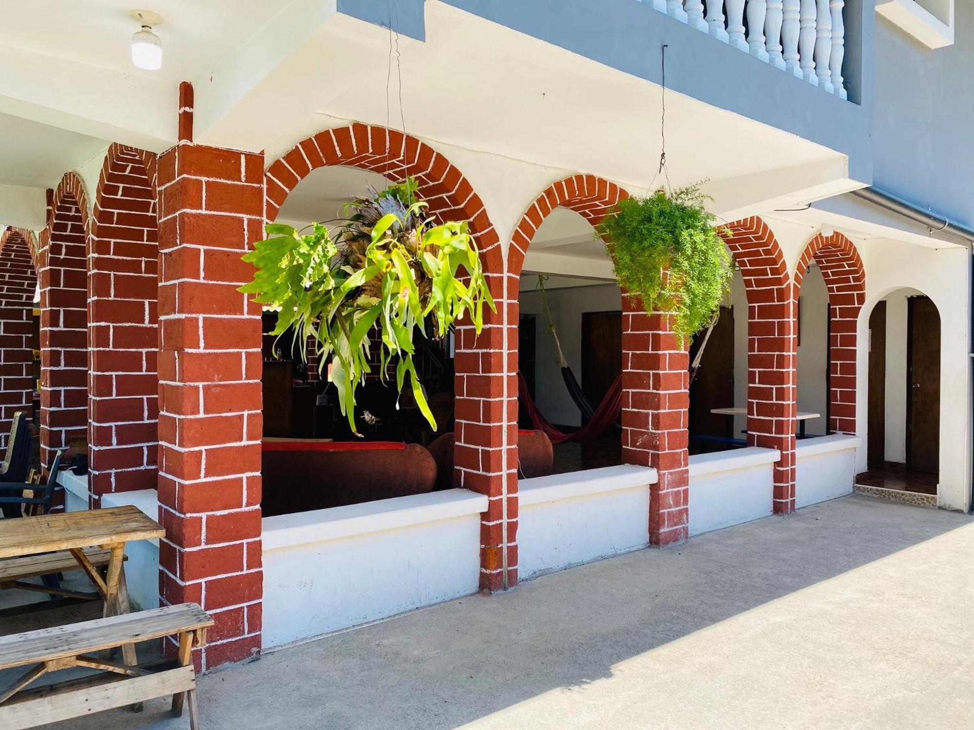 לה ליברטאד La Casona Sv Hostal מראה חיצוני תמונה