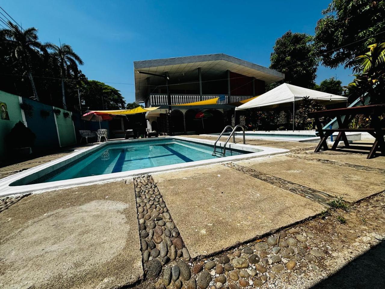 לה ליברטאד La Casona Sv Hostal מראה חיצוני תמונה