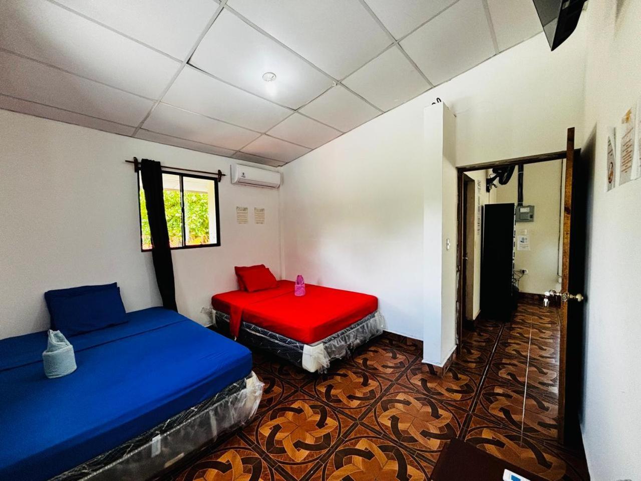 לה ליברטאד La Casona Sv Hostal מראה חיצוני תמונה