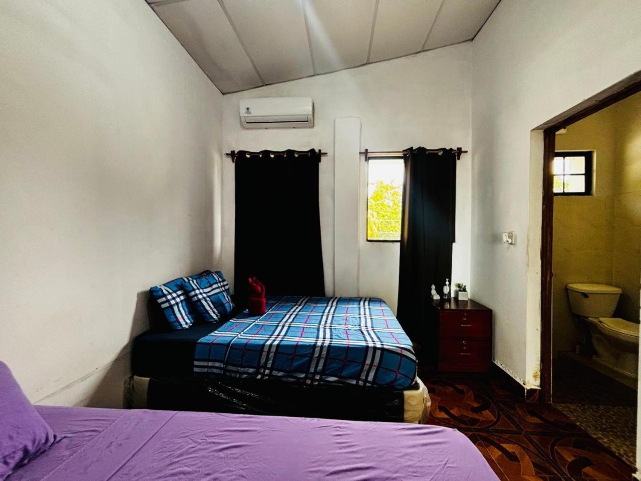 לה ליברטאד La Casona Sv Hostal מראה חיצוני תמונה