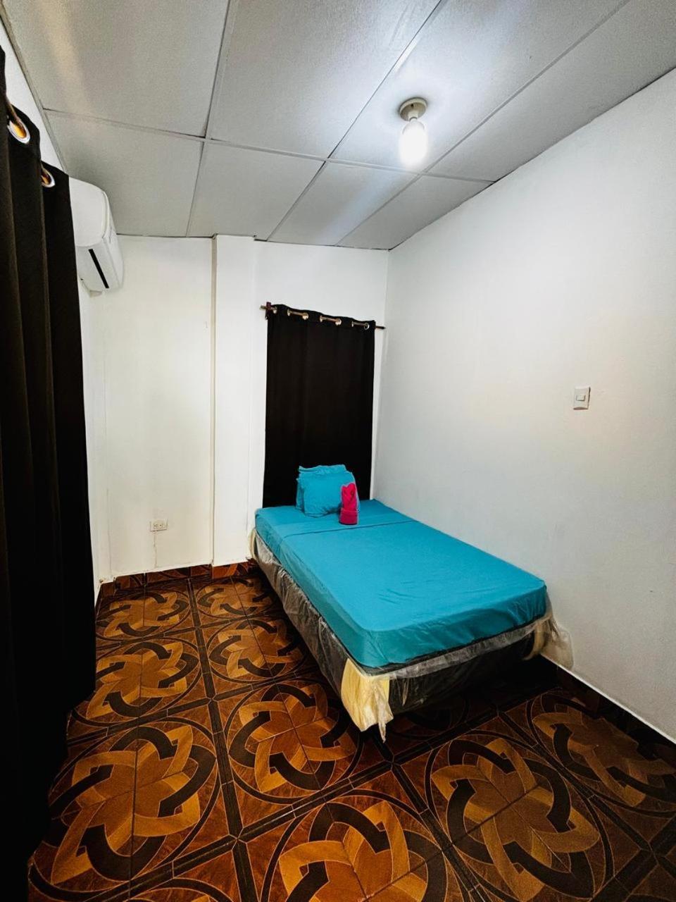 לה ליברטאד La Casona Sv Hostal מראה חיצוני תמונה
